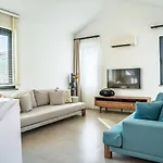 S Villa *